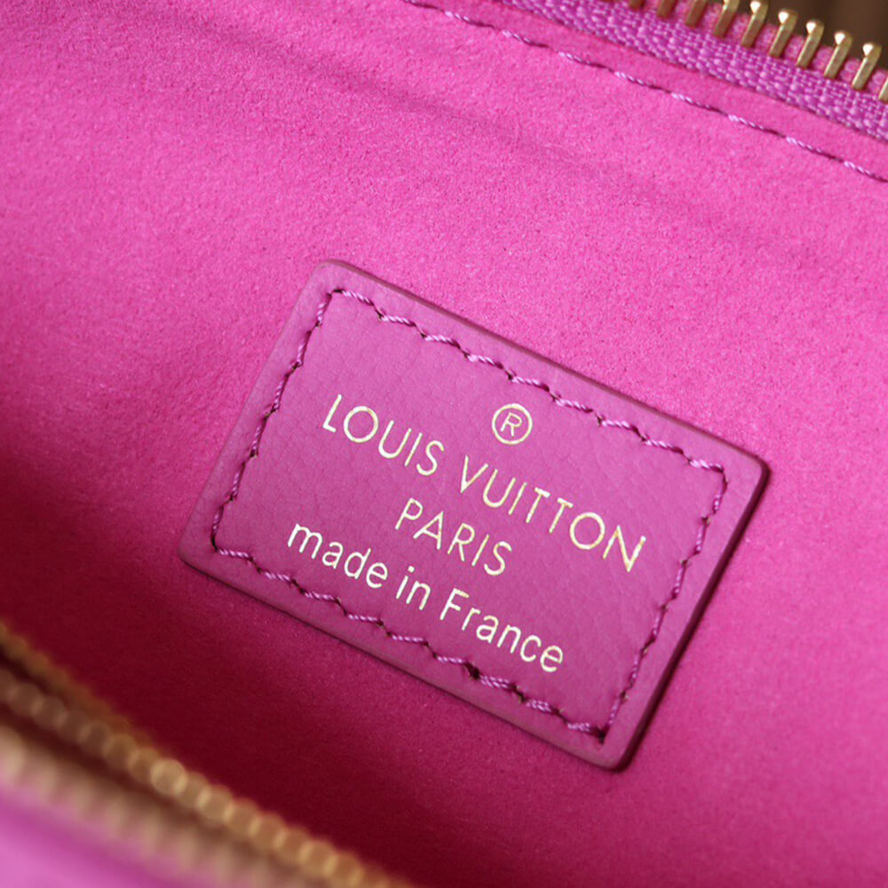LV Coussin BB